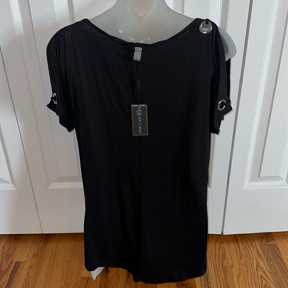 Cable & Gauge Black Peep Shoulder Flower Embroidered Top Blouse Shirt Medium NWT - Picture 4 of 6